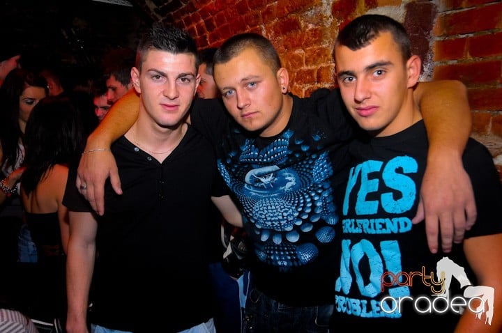 Let's party in Escape!, 