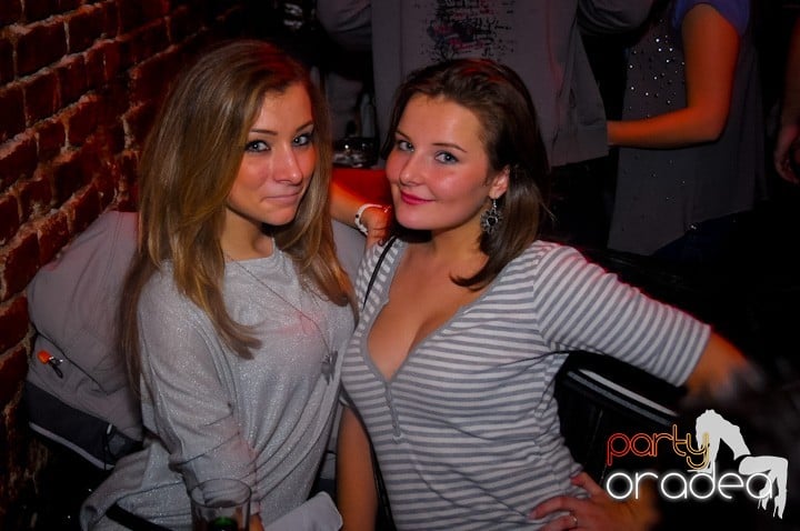 Let's party in Escape!, 