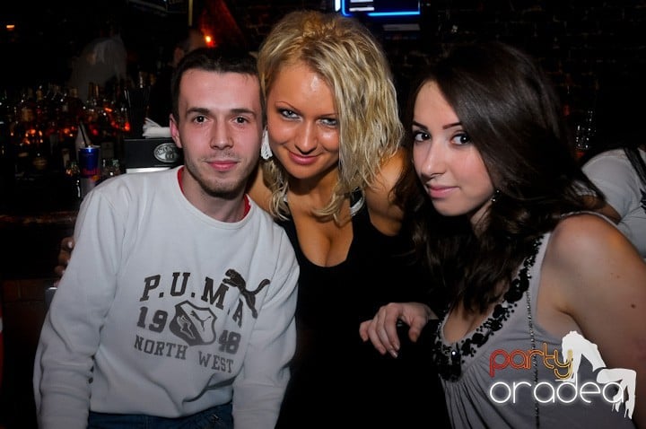 Let's party in Escape!, 