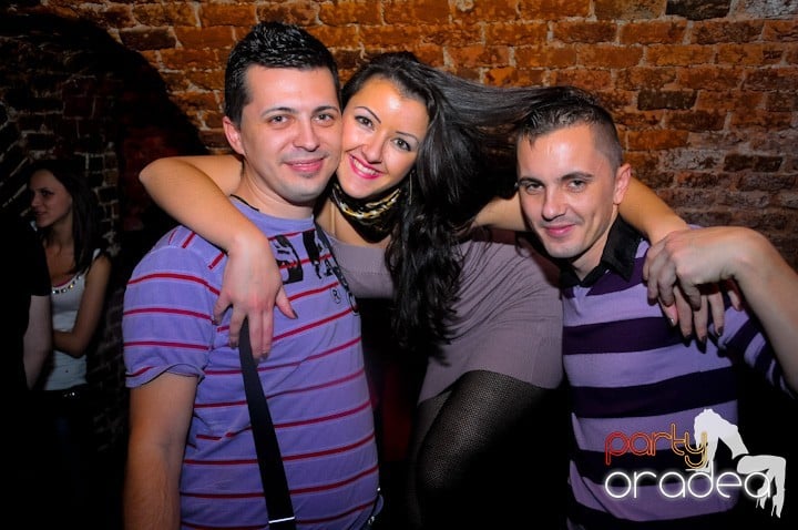 Let's party in Escape!, 