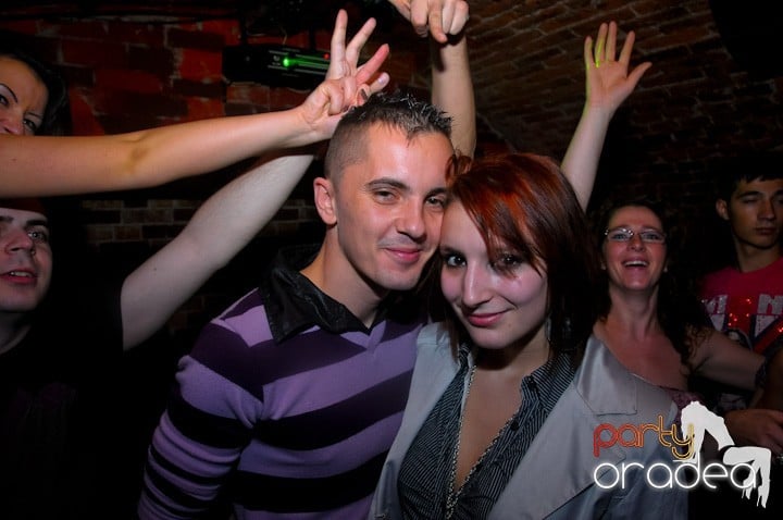 Let's party in Escape!, 