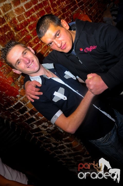 Let's party in Escape!, 