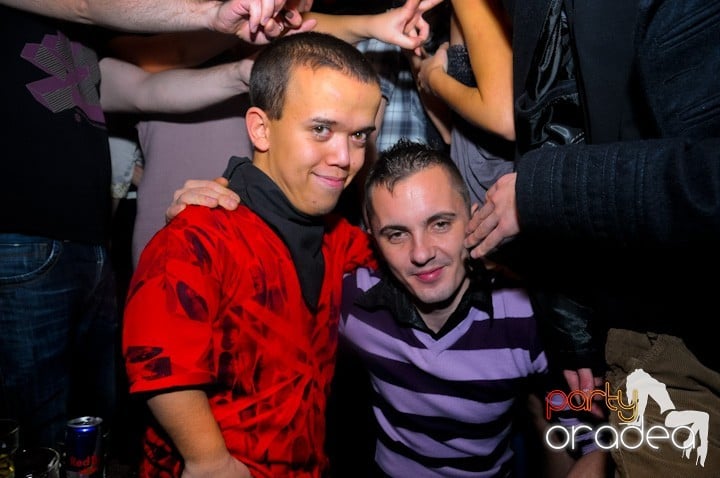 Let's party in Escape!, 