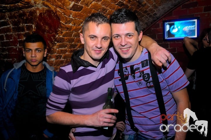 Let's party in Escape!, 