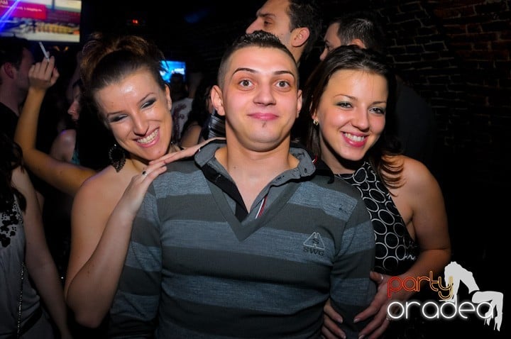 Let's party in Escape!, 