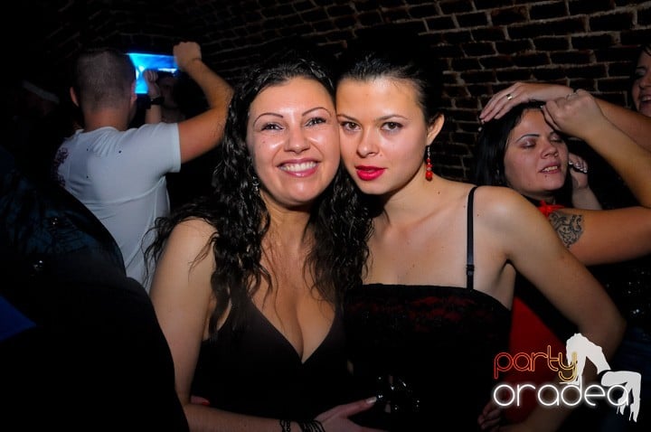 Let's party in Escape!, 