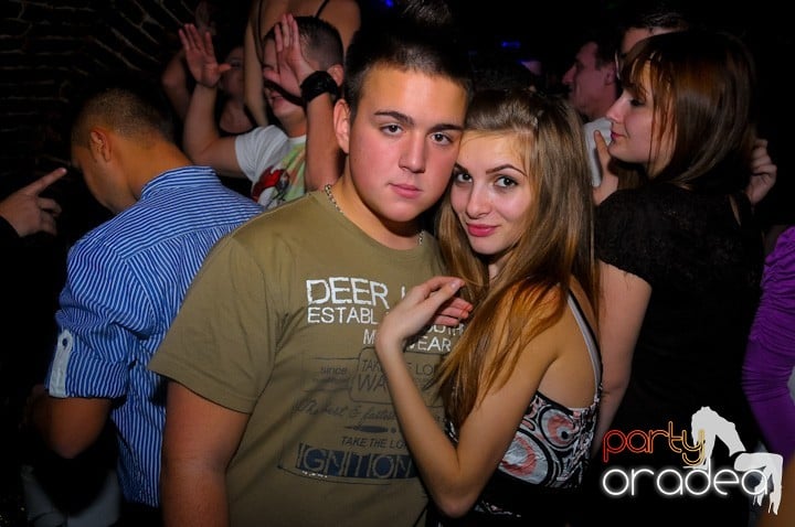 Let's party in Escape!, 