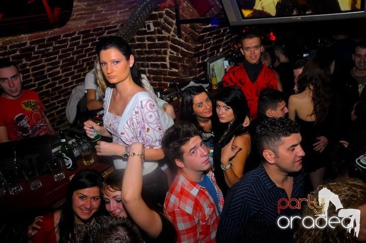 Let's party in Escape!, 