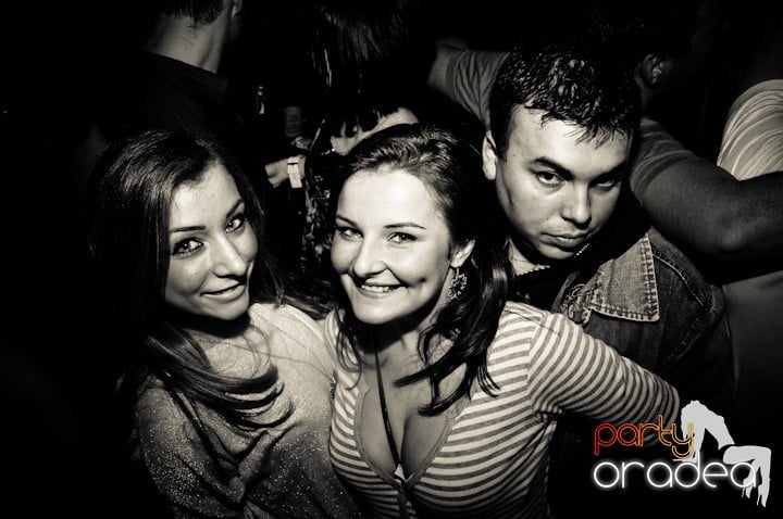 Let's party in Escape!, 