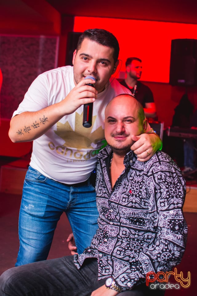 Petrecere în Club life, 