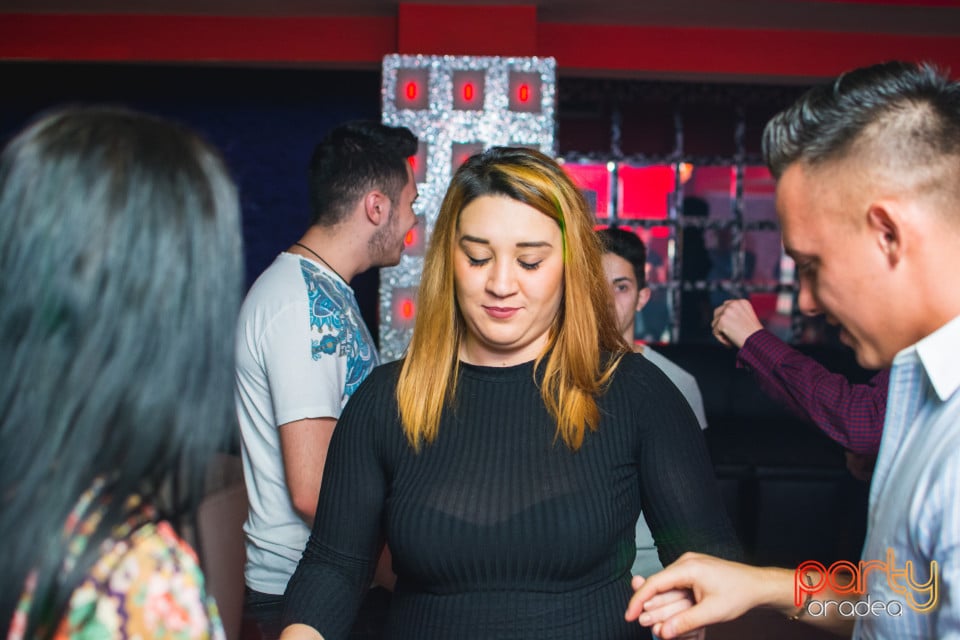 Petrecere în Club life, 