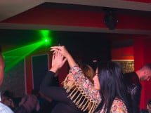 Petrecere în Club life