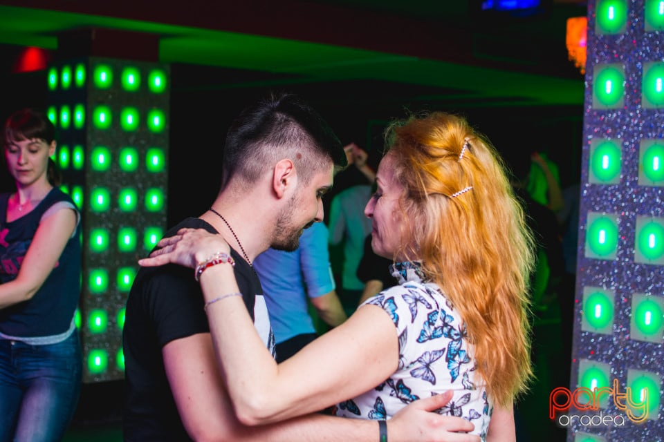 Seară de Dans în Club Life, 