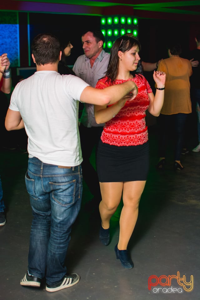 Seară de Dans în Club Life, 