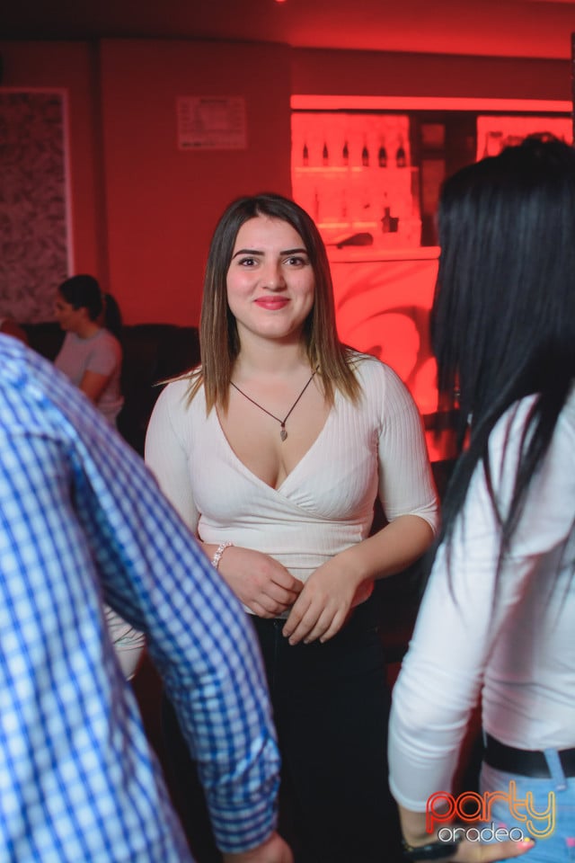 Petrecere în Club life, 