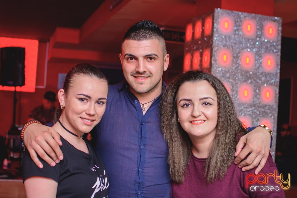 Petrecere în Club life, 