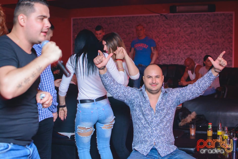 Petrecere în Club life, 