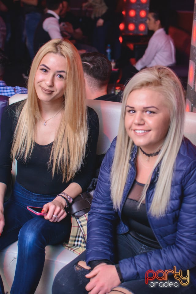 Petrecere în Club life, 