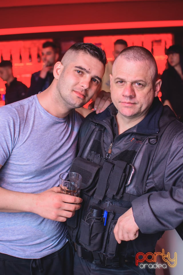 Petrecere în Club life, 