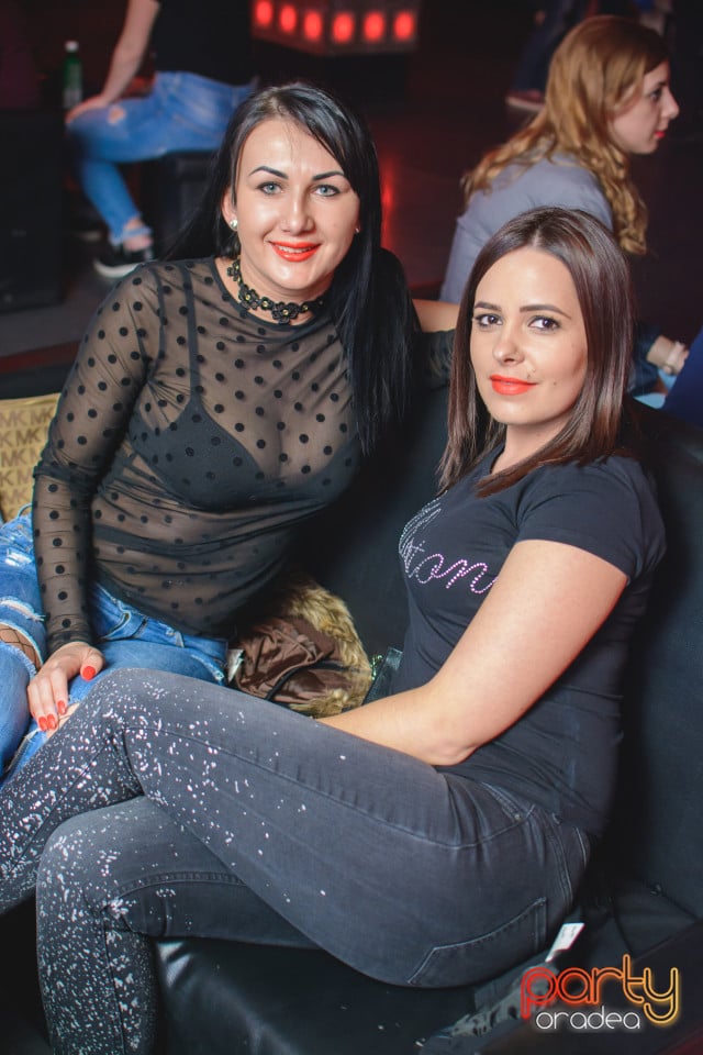 Petrecere în Club life, 