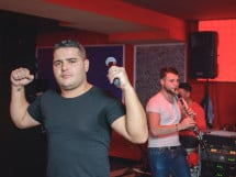 Petrecere în Club life