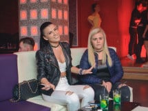 Petrecere în Club life