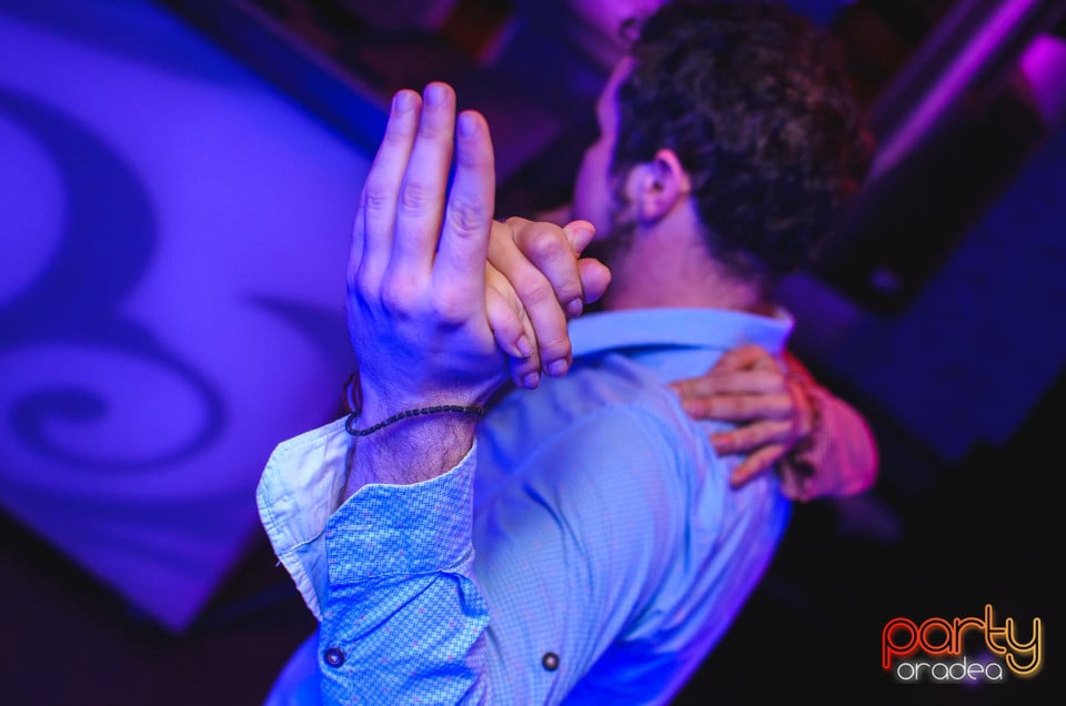 Seară de Dans în Club Life, 