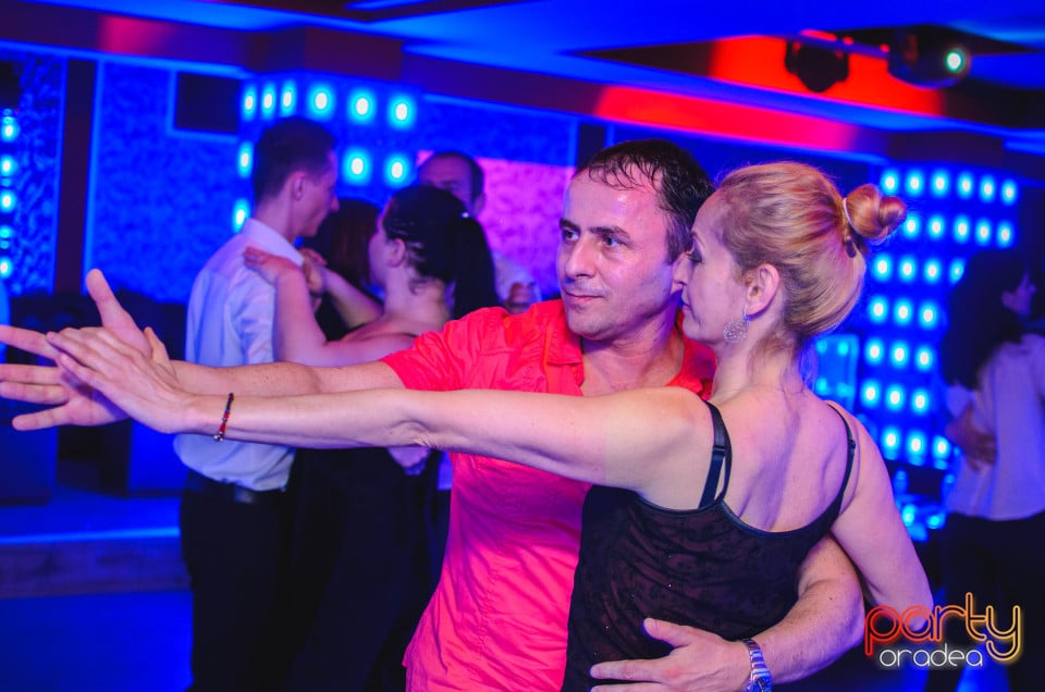 Seară de Dans în Club Life, 