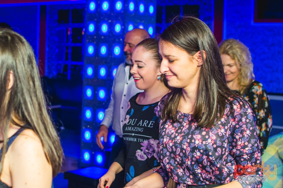 Seară de dans în Club Life, 