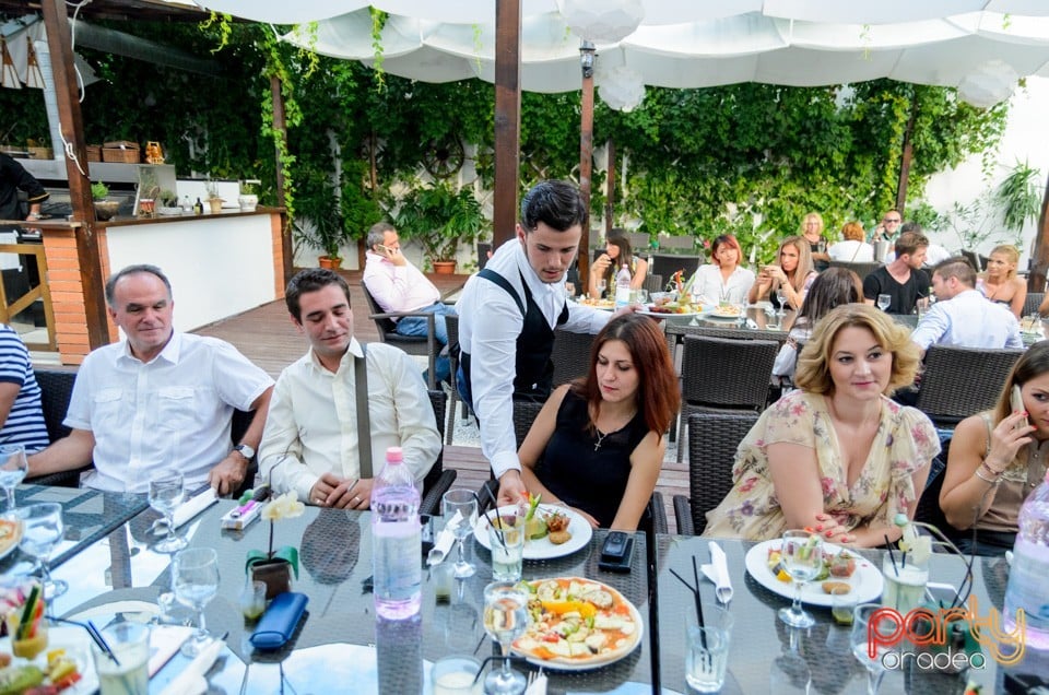 Lioara.ro - Prezentare Slim6, Vine Summer Garden & Grill