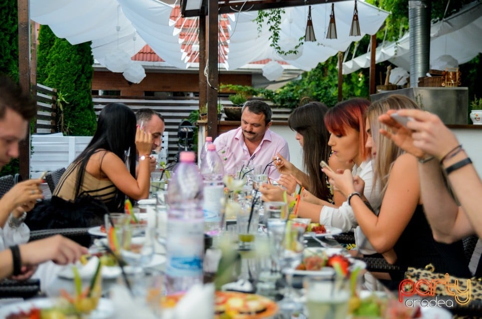 Lioara.ro - Prezentare Slim6, Vine Summer Garden & Grill