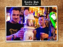 Distracţie în Lord's Pub