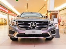 Loredana alături de Ţiriac Auto în Lotus Center