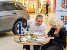 Loredana alături de Ţiriac Auto în Lotus Center