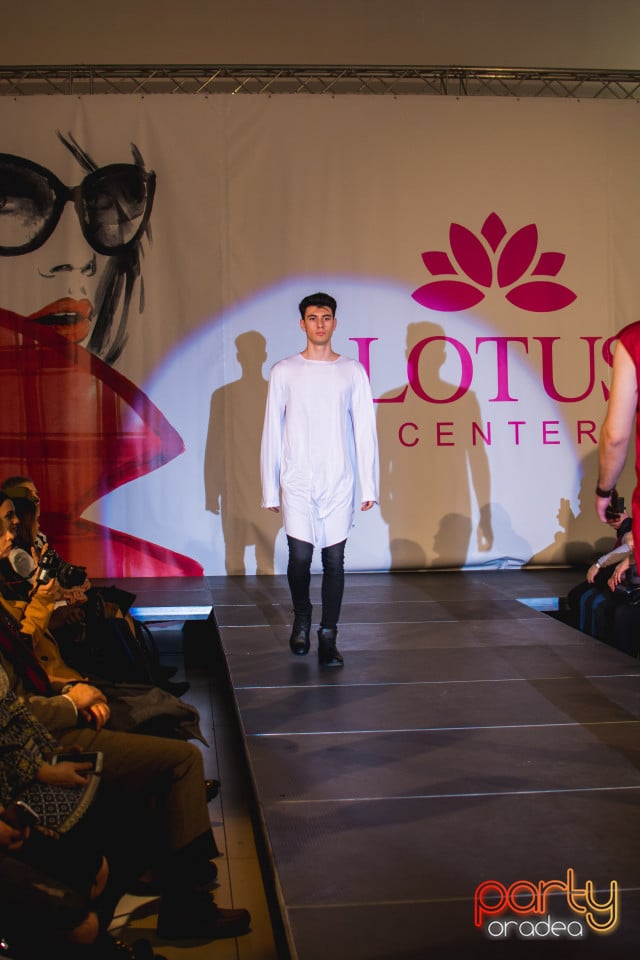 Fashion Gate, Lotus Center