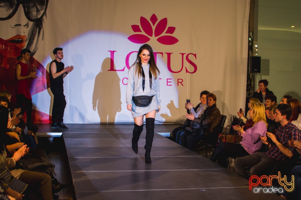 Fashion Gate, Lotus Center