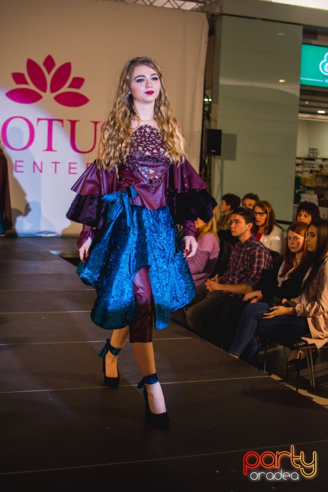 Fashion Gate, Lotus Center