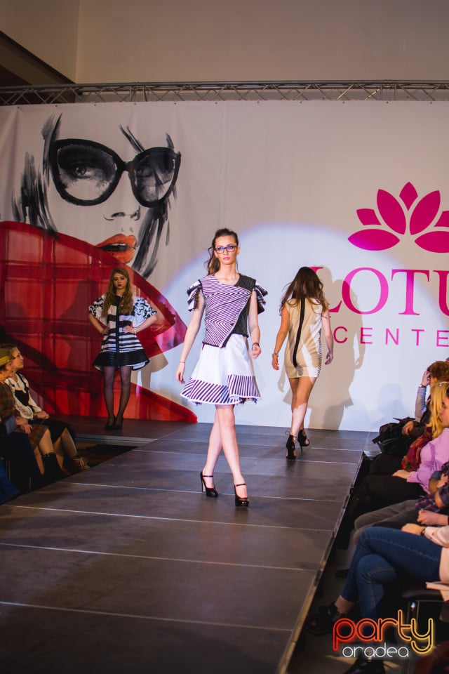 Fashion Gate, Lotus Center