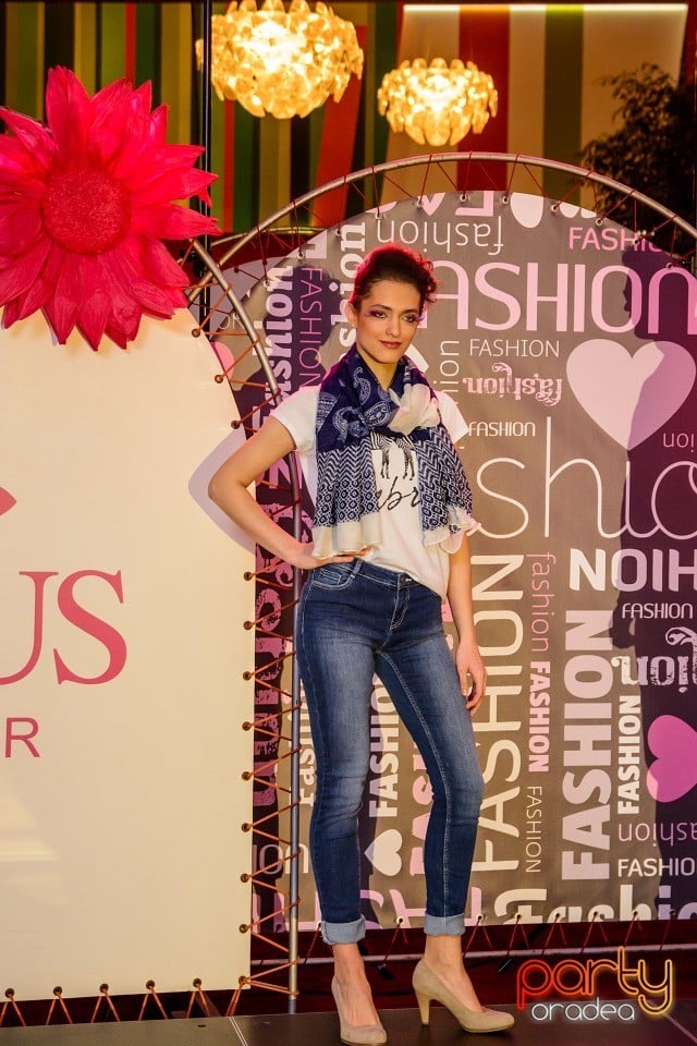 Lotus Fashion Weekend, Lotus Center