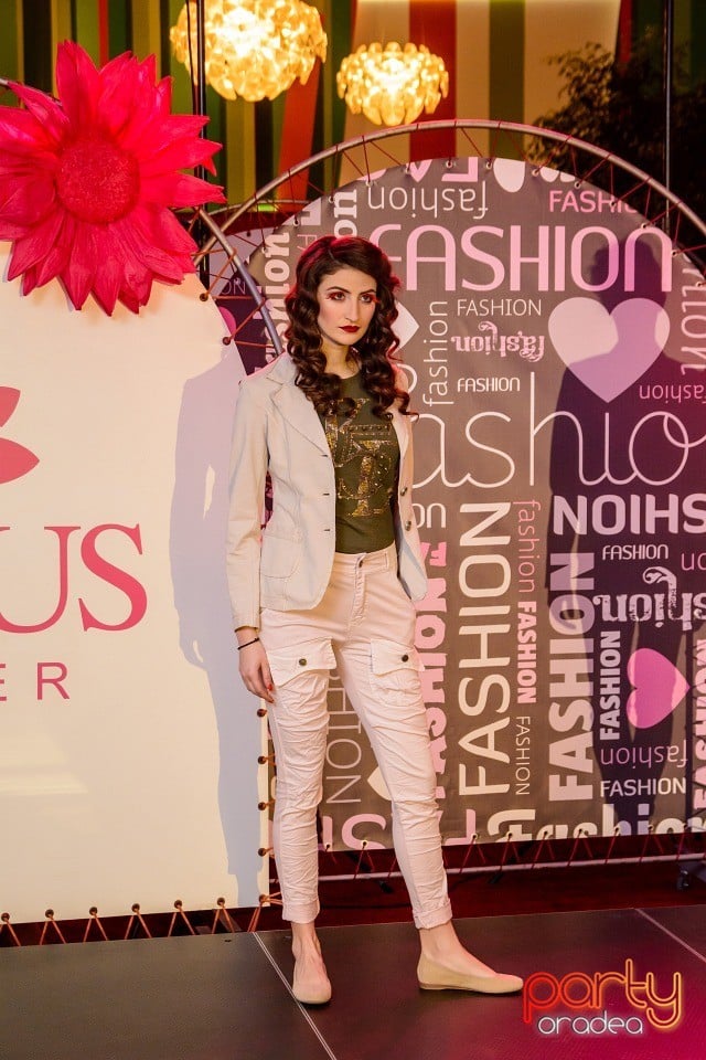 Lotus Fashion Weekend, Lotus Center