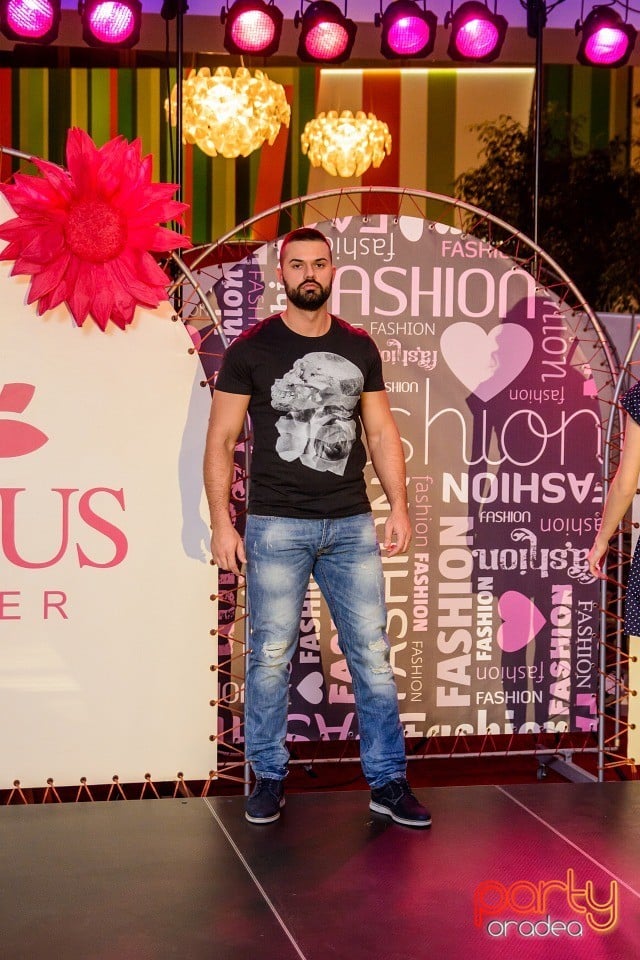 Lotus Fashion Weekend, Lotus Center