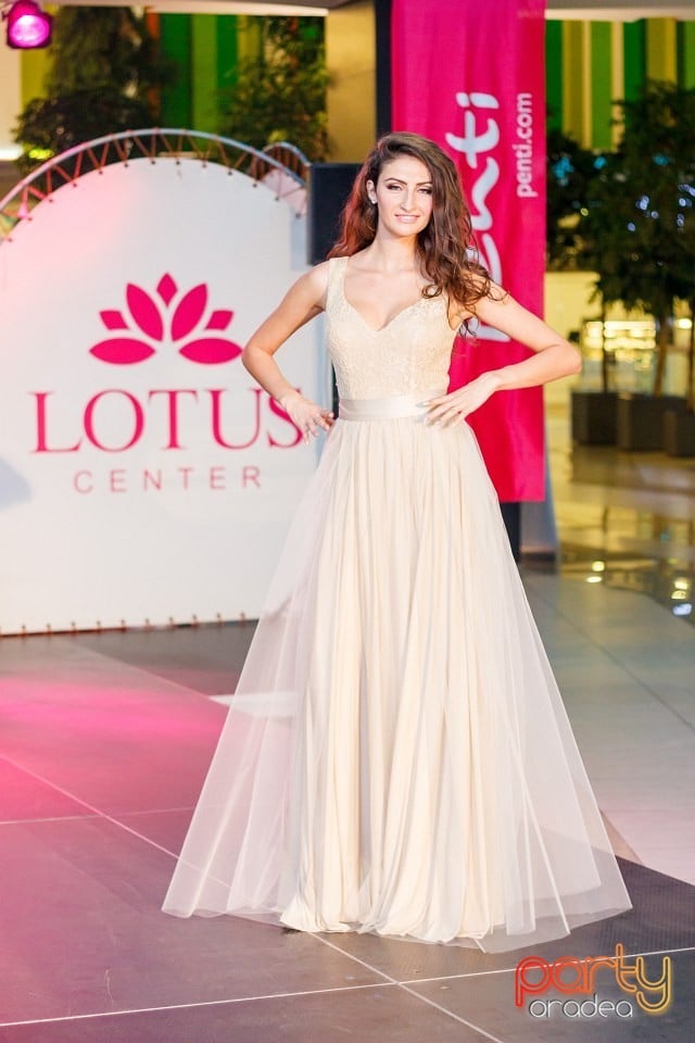 Lotus Fashion Weekend, Lotus Center