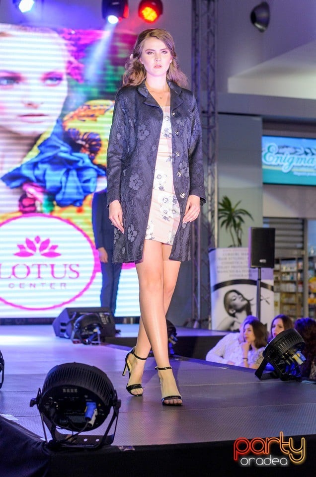 Lotus Spring Fashion Show, Lotus Center