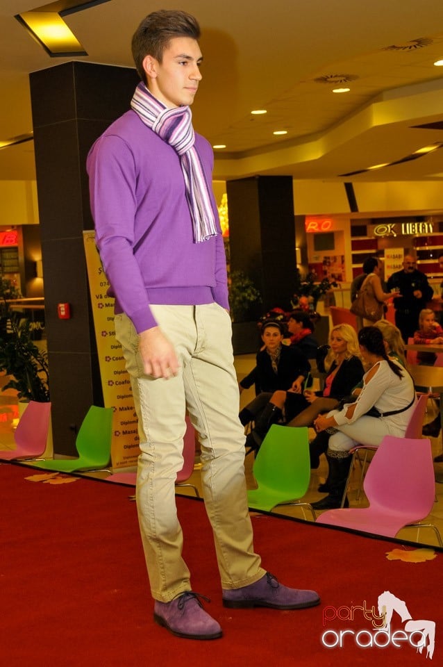 Loud and Crazy Outfits - Prezentare de modă, Lotus Center