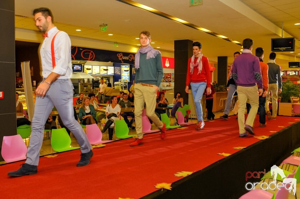 Loud and Crazy Outfits - Prezentare de modă, Lotus Center