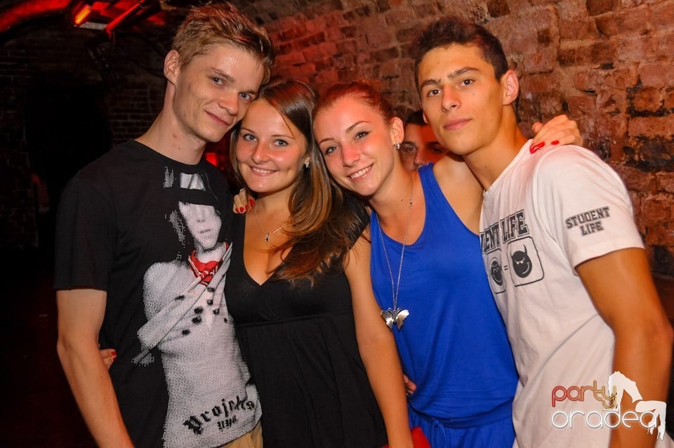 Love the Summer: Beach Party, 