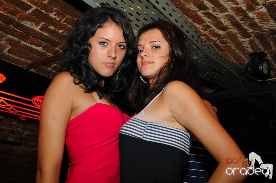 Love the Summer: Beach Party, 