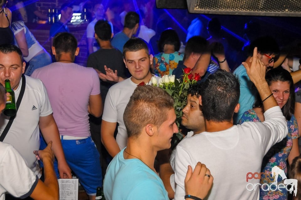 Love the Summer: Beach Party, 