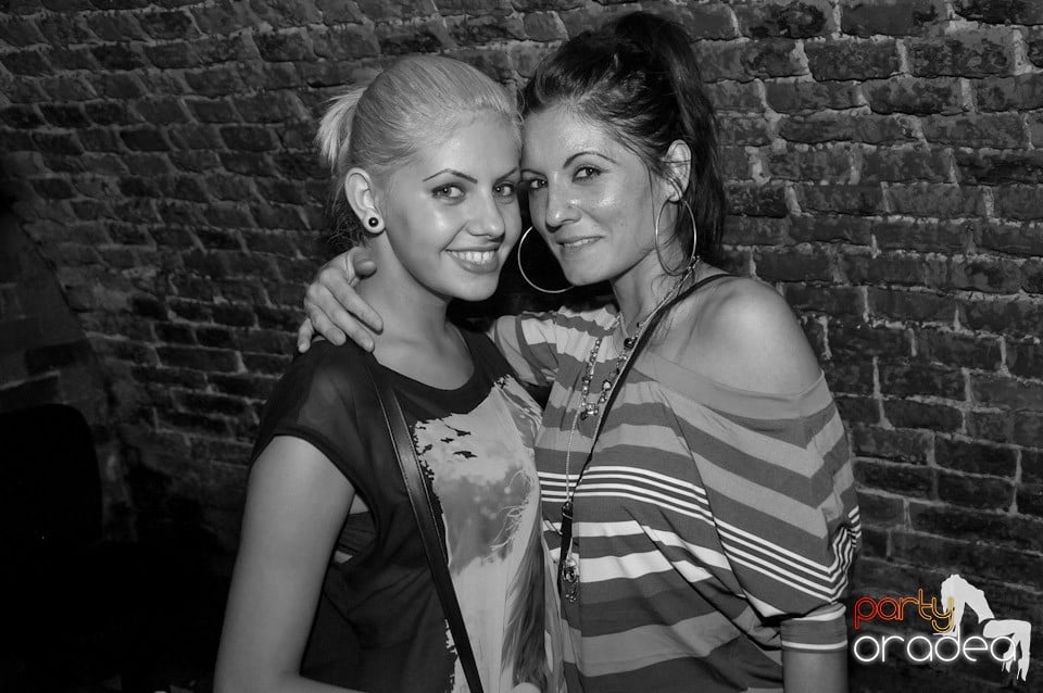 Love the Summer: Beach Party, 