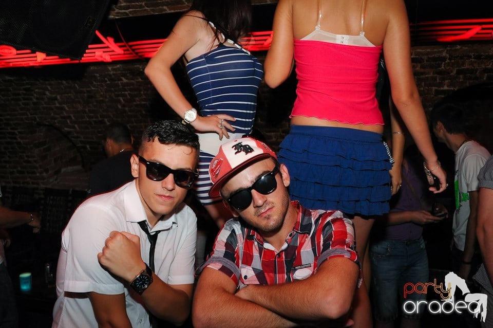 Love the Summer: Beach Party, 